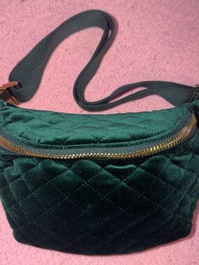Quilted Velvet Green Crossbody Bag - Stylish Everyday Carry